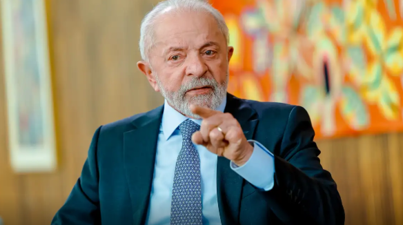 O Brasil negociará como país soberano, diz Lula no New York Times