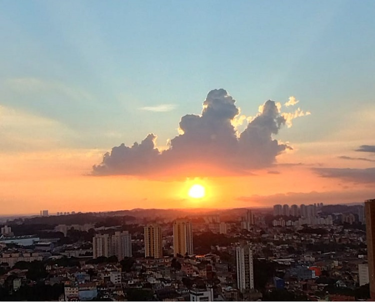 Semana começa com tempo firme apenas no nordeste brasileiro