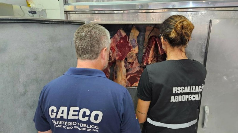 Programa Segurança Alimentar RS apreende quase uma tonelada de alimentos impróprios para consumo em Santa Vitória do Palmar