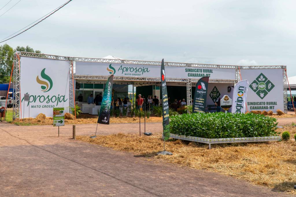 Aprosoja MT marca presença na 12ª edição do Dinetec, em Canarana