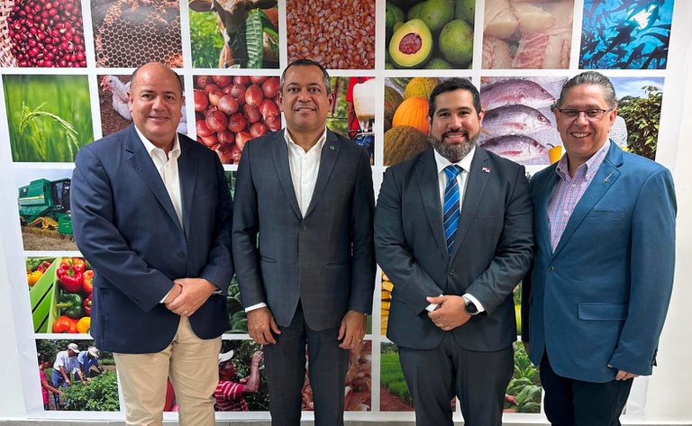 Representantes do Brasil e do Panamá durante encontro voltado ao fortalecimento da cooperação agropecuária, com foco em logística de fertilizantes, inovação agrícola e ampliação do comércio bilateral.